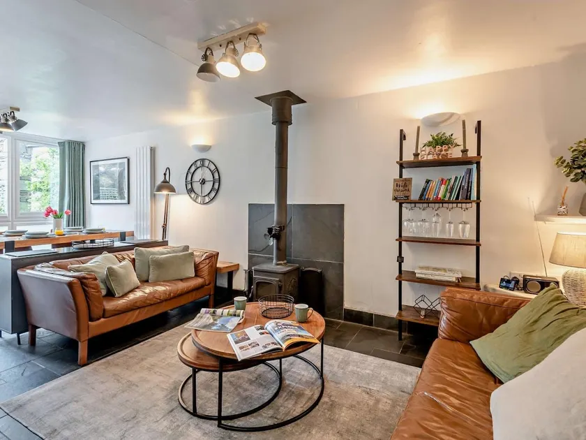 2 Bed in Ambleside oc-sz500 - Image 1