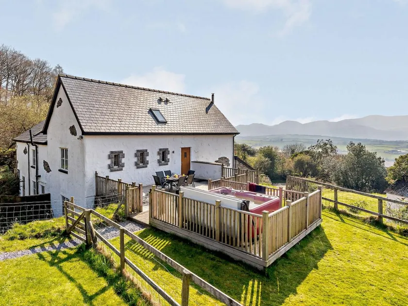 3 Bed in Colwyn Bay oc-74146 - Image 1
