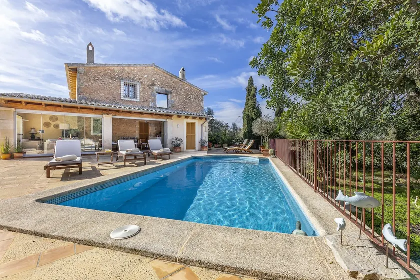 Som Llum Estate - Image 1