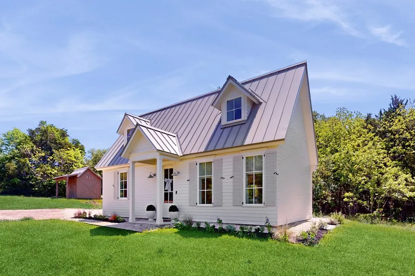 Eco-chic Lake Somerville Area Farmhouse w/ Porch - Image 1