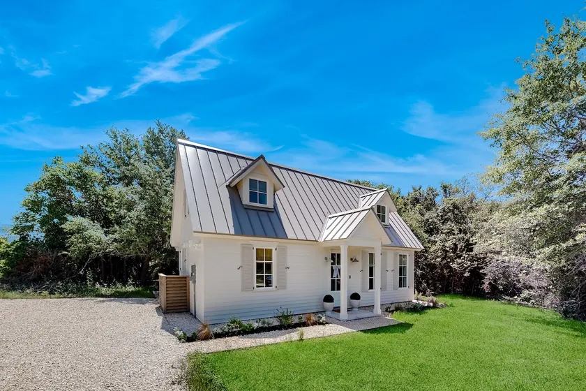 Off-Grid & Elegant Farmhouse Near Somerville Lake - Image 1