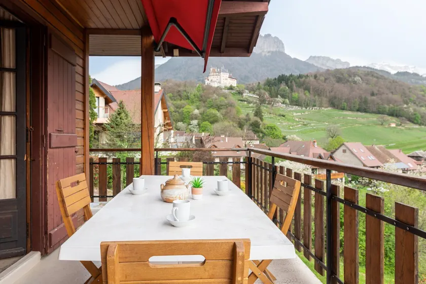 L'Arête de Chalamon, a charming chalet with a magnificent panoramic view. - Image 1