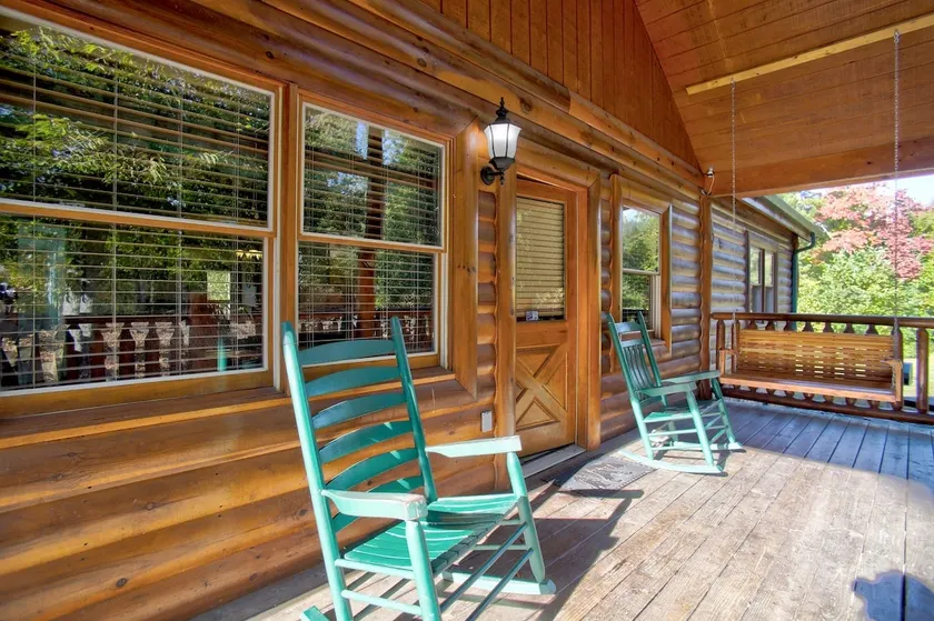 Log Home 1 Mile from Smoky Mtns. Free Tickets! - Image 1
