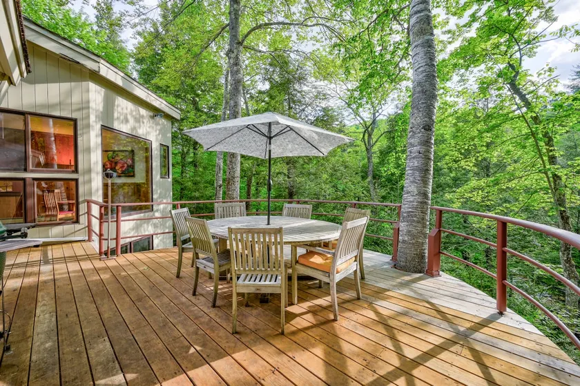 Steps to the Ellis River - Luxe, Hot Tub, Game Room - Image 1