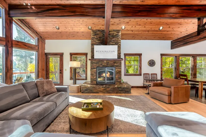 PONY47 - Stunning River Front Home, Community Pool - Image 1