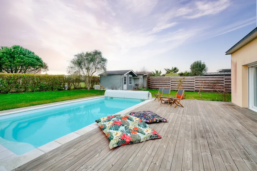 House with pool for 8 - 500m from the beach - Image 1