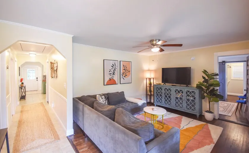 Sweet Retreat Near Downtown & Golf - Image 1