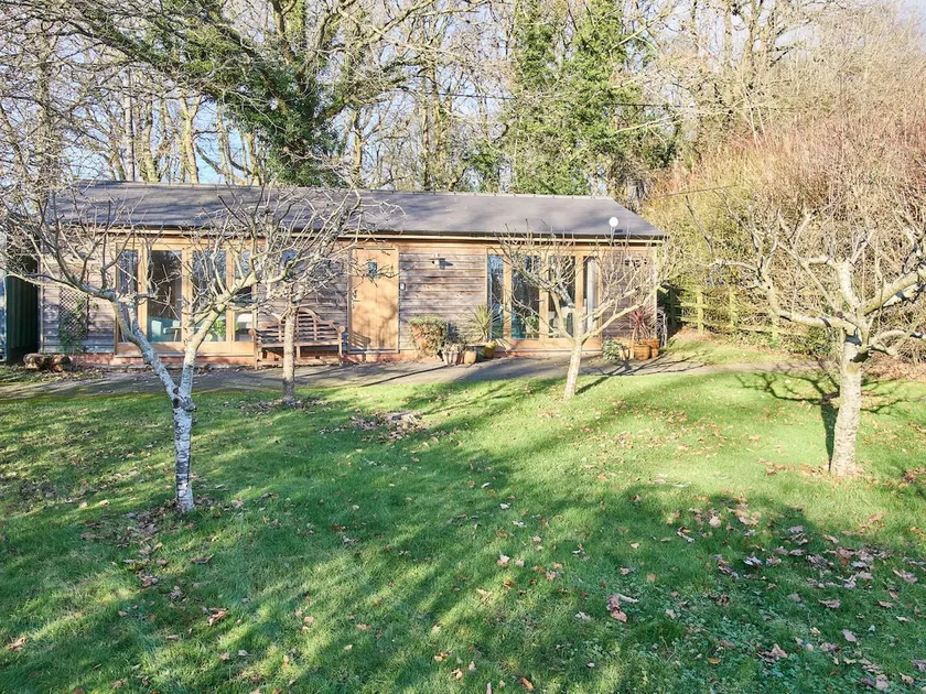Host & Stay - Orchard Barn - Image 1