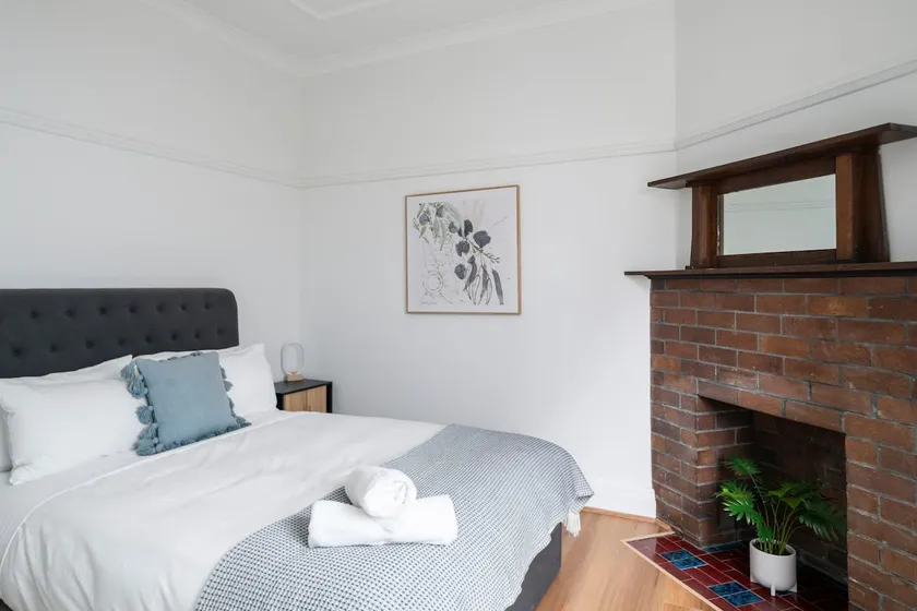 Rozelle Retreat by the Bay Run - Image 1