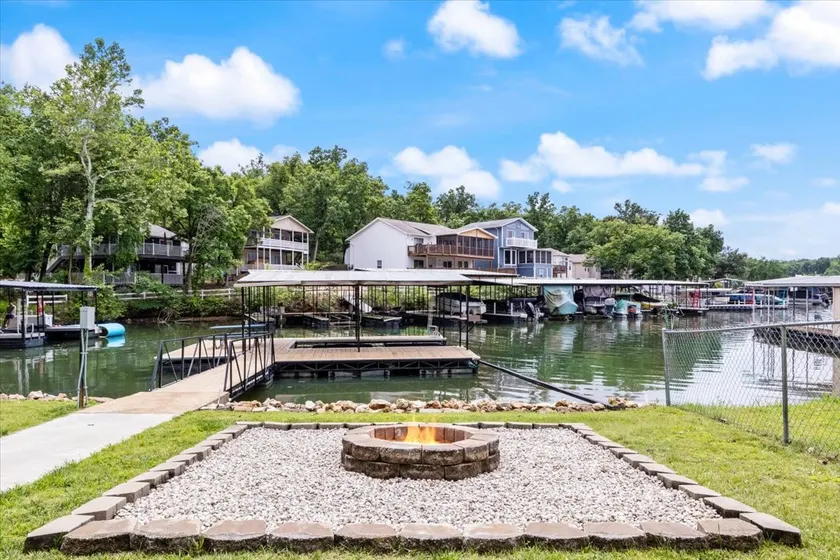 Lakefront House Next to Camden On The Lake - Image 1