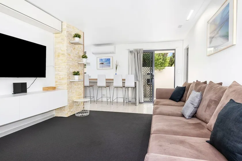 Broadwater Bay Villa - Image 1