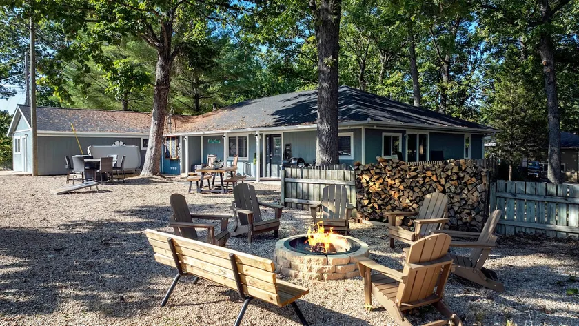 White Oak Landing Spacious 6 BDR w/ Boat Slip! - Image 1