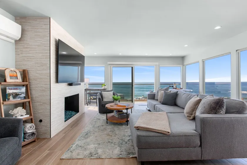 5-Star Oceanfront @ Windansea Beach | New Remodel - Image 1