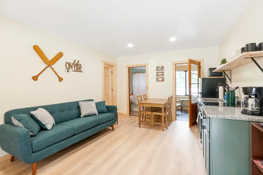 Squam waterfront 2 bed 2bath (Suite 9) - Image 1