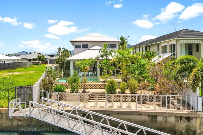 The Anchorage - Ultimate Waterfront Villa - Image 1