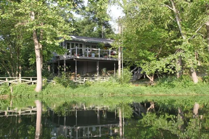 Hot Tub, Fire Pit, Secluded, 5 Minutes Eureka - Image 1