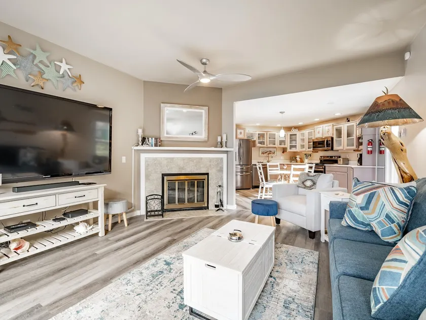 JL 415: 2 Bedroom, ocean view, beach play & fun! - Image 1