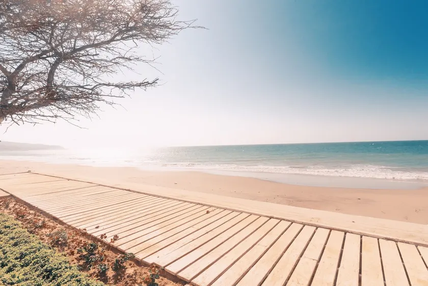 Beachside Paradise: Casa del Enact LN5 - Image 1