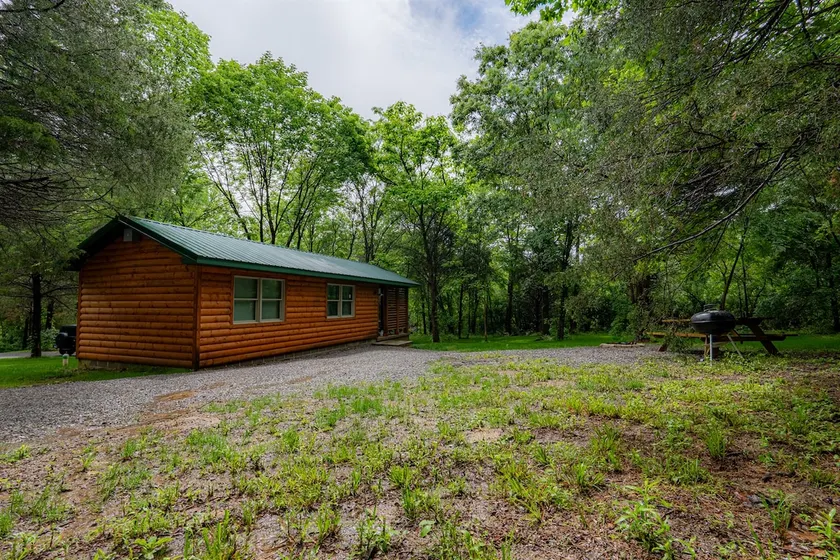 1 BR Hot Tub Cabin-Closest to Garden of the Gods - Image 1