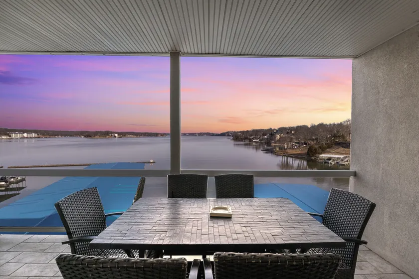 Nautical-Inspired Lakefront Unit w/ Awesome Views - Image 1