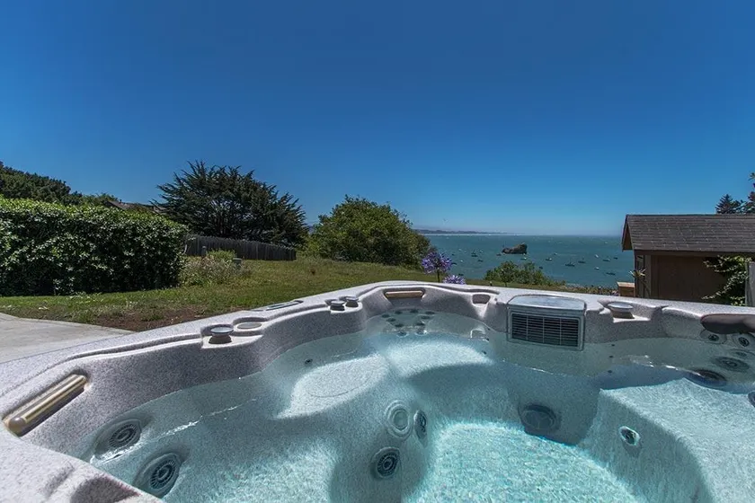 Treasure Cove ~ havudsigt fra Hot Tub, In Town, tur til stranden, Ping Pong! - Image 1