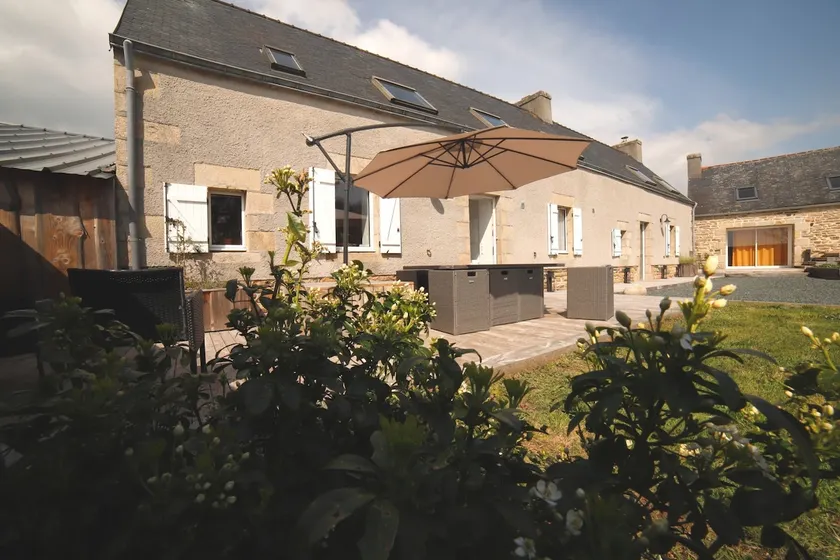 Cottage with indoor pool and spa - Image 1