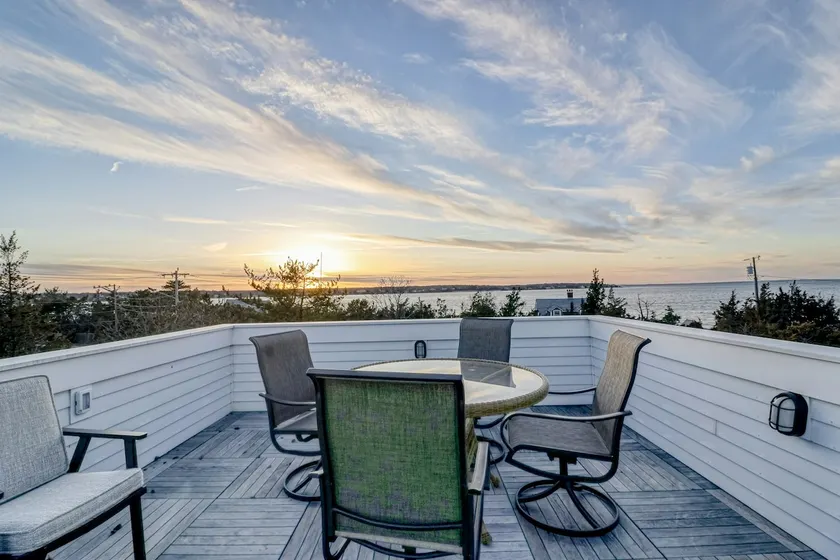 Historic Beach House: Ocean Views & Dog Friendly - Image 1