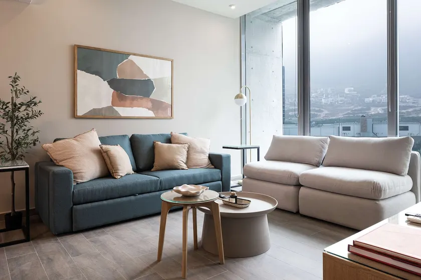 Mountain & City Views | Pool, Gym & Prime Location - Image 1