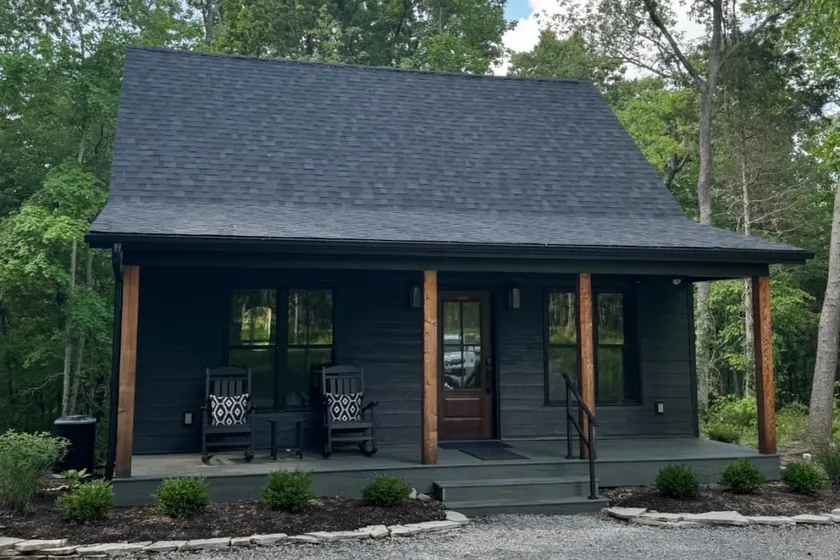 Modern 2BR Cabin w/ Hot Tub Near Carbondale - Image 1