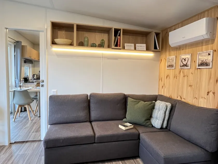 Tiny house with beautiful lake view by Interhome - Image 1
