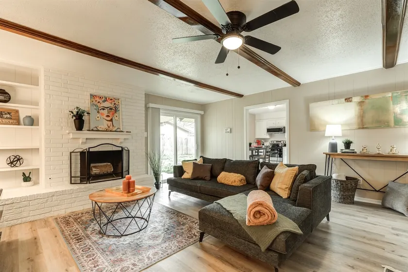 Nice & Cozy, Fire Place, Patio near TTU - Image 1