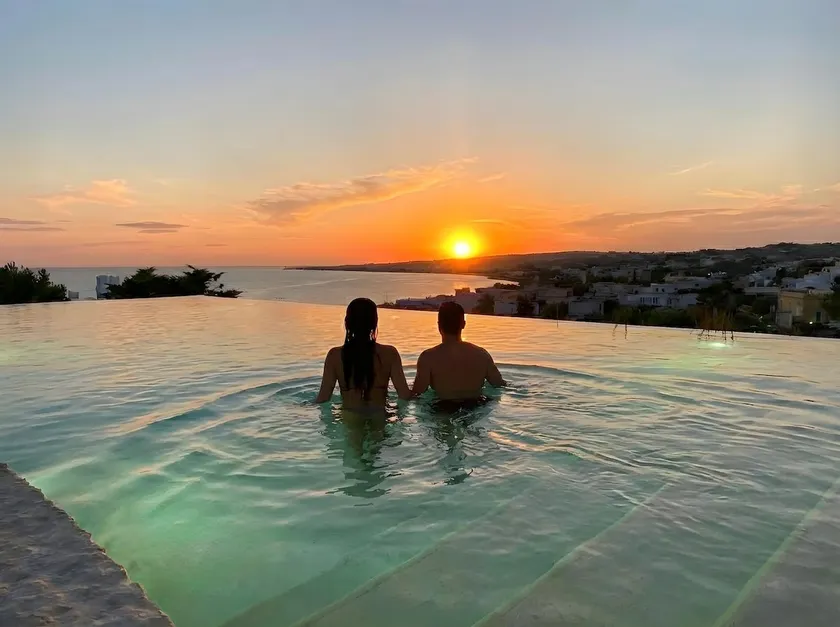 Sunset view, infinity pool, little stone house - Image 1