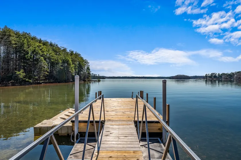 Kate's Kayak Cove on Lake Keowee! - Image 1