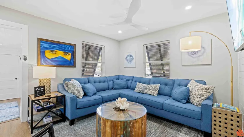 The Surf House: Stylish 2BR Haven - Image 1