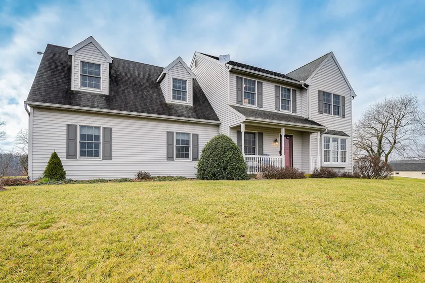 4 Mi to the Amish Village: Spacious Home w/ Deck! - Image 1