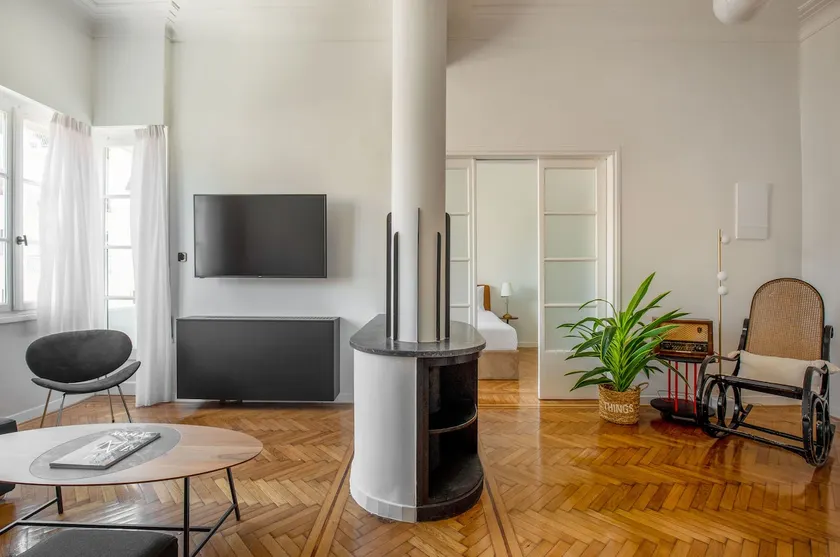 Captivating 2BR Apt#13 at The Met by Zoia Living - Image 1