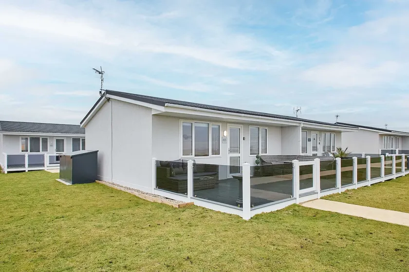 Host & Stay - Sea View Road - Image 1
