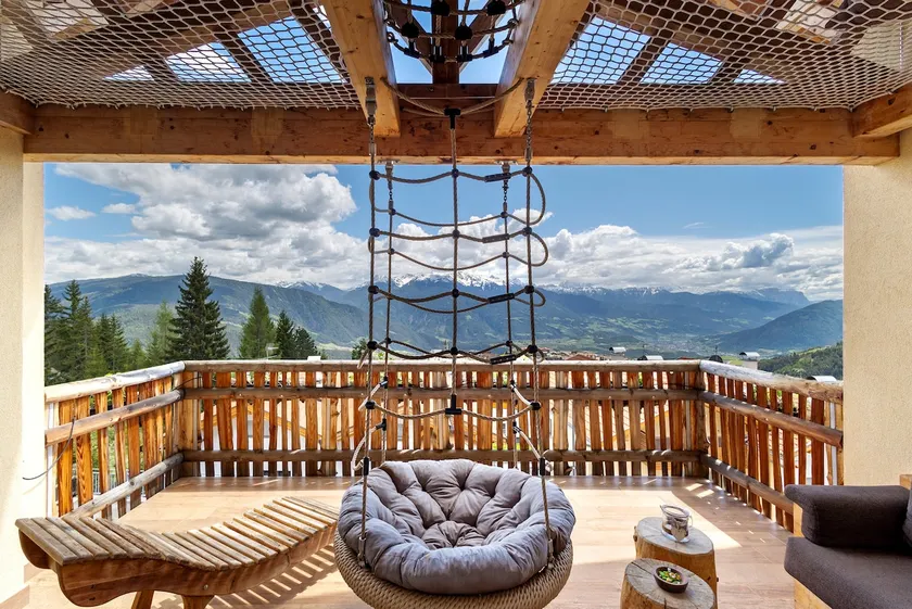Apartamento 'Carpe Diem' com vista para a montanha, terraço privado e acesso Wi-Fi - Image 1