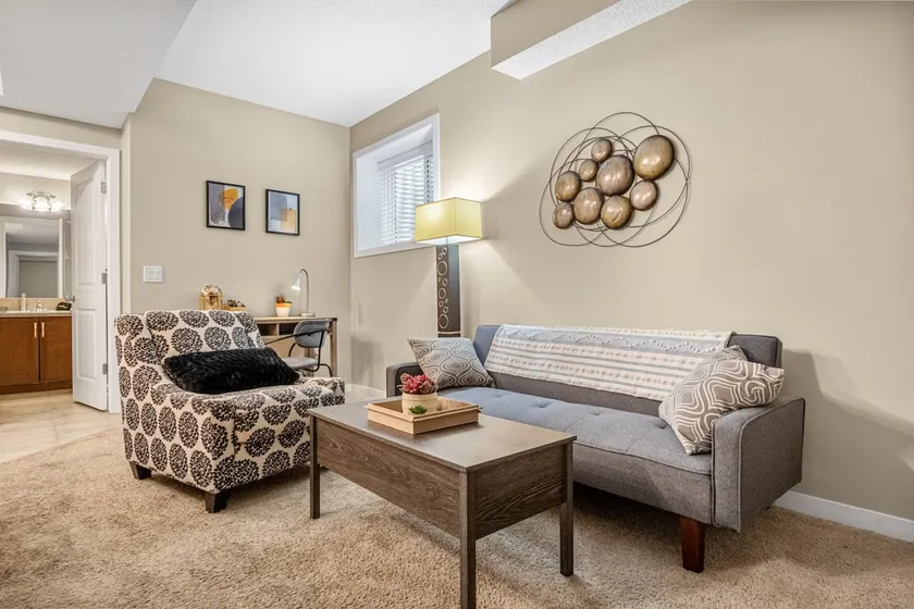 The Grande 1BD 1BA - Full Kitchen Guest Suite - Image 1