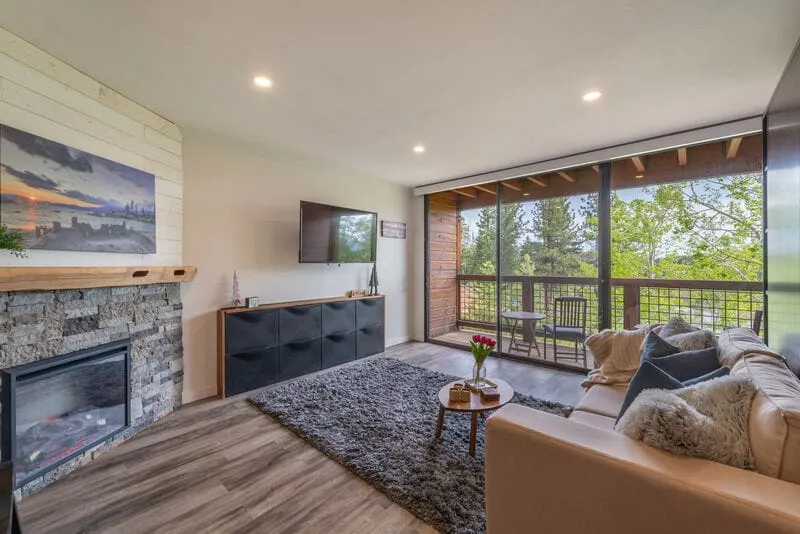 Walk to Ski Resort: Tahoe Donner Studio w/ Balcony - Image 1