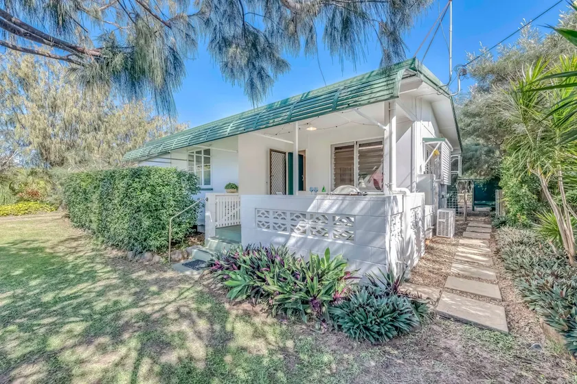 Beach Shack by the Sea Innes Park - Image 1