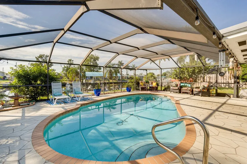 Port Charlotte Paradise w/ Private Outdoor Oasis! - Image 1