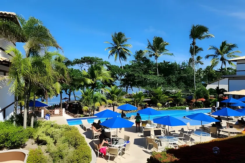 Infinity Edge Pool, Feet in the sand, ocean view - Image 1
