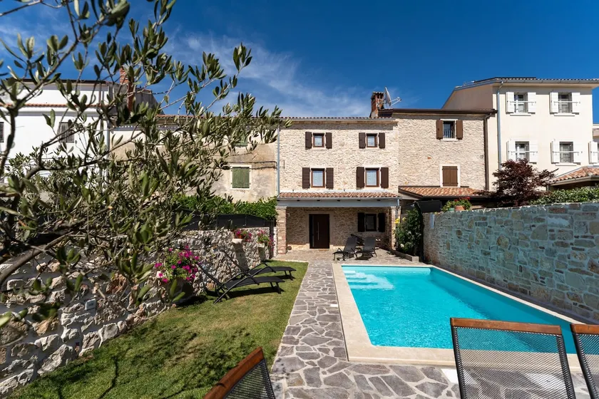 Villa Stonehouse by Briskva - Image 1