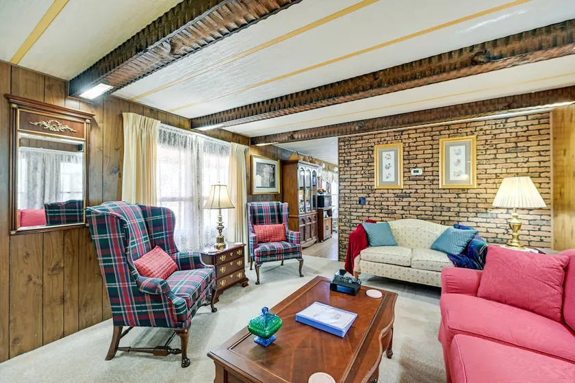 Classic Country Retreat in Ronda on 5 Acres! - Image 1