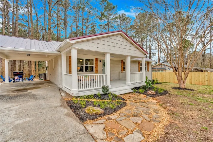 Cozy, Convenient home in Downtown|SLEEPS 11 - Image 1