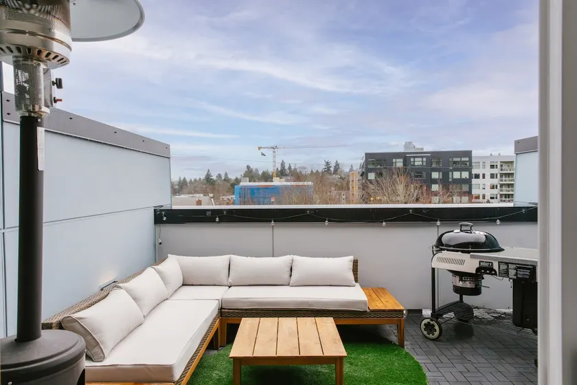 Downtown Seattle Retreat | Private Gym & Office - Image 1