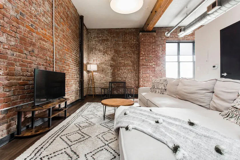 BohoRetreat: KingLoft&StreetCar - Image 1