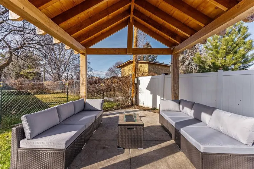 Spacious Oasis | Massage | BBQ | Fire Pit - Image 1