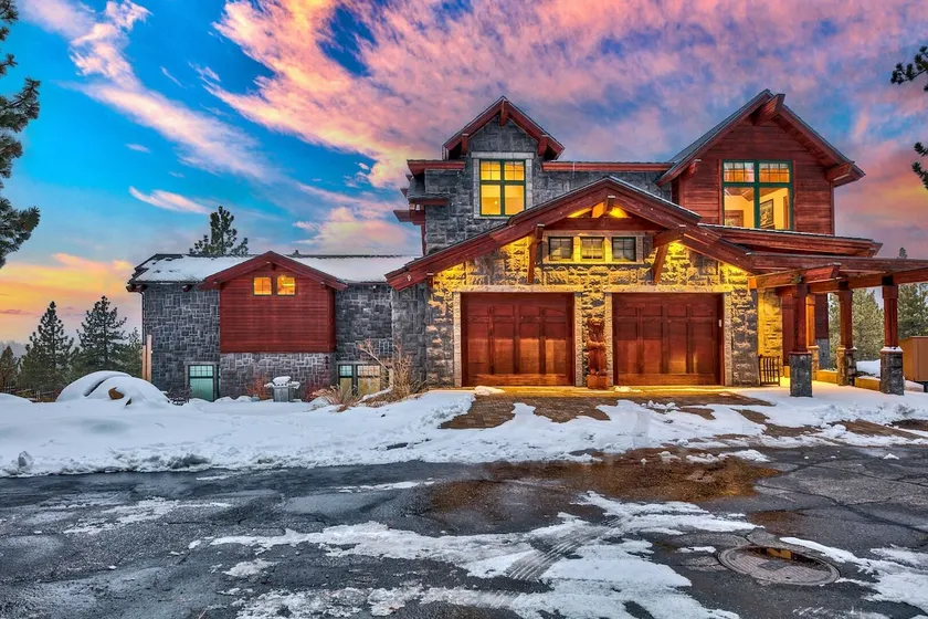 Luxe10 Bear Claw Estate Lakeview W Pool - Image 1